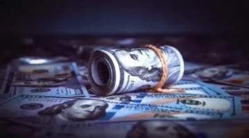 الدولار يقفز إلى 1633 ريال في عدن مقابل 540 في صنعاء بفجوة تصل 300%